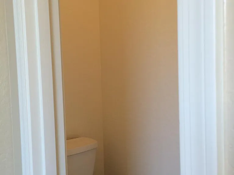 Separate toilet in primary bathroom