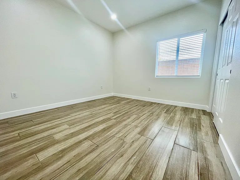 4747A Hazelbrook Ave — Photo 6