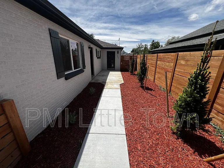 3447 N Garfield St — Photo 4