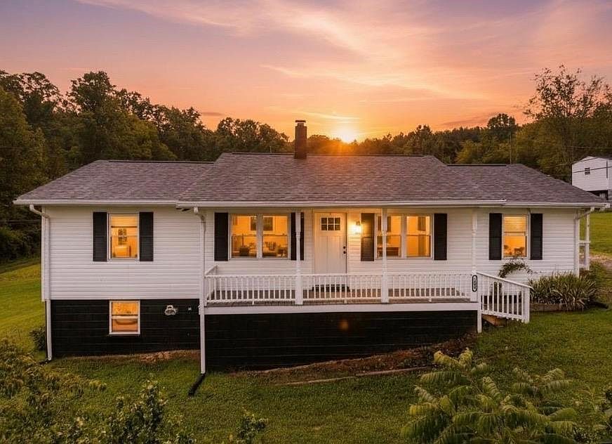 1st image of 7484 Lillydell Cir