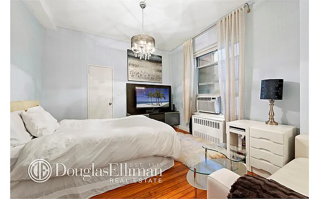 Sold by Douglas Elliman | media 17