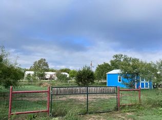 840 Mountain View Dr, Bandera, TX 78003