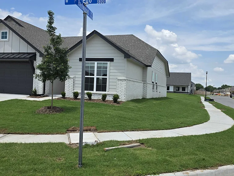 3810 W Laredo Pl — Photo 35