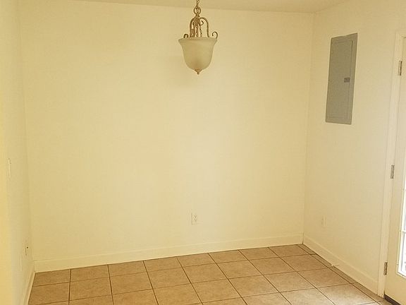 3rd image of 1802 Jackson Ave W APT 26