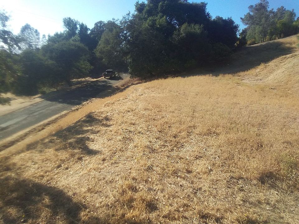Building pad on 3676 FoothillDr
