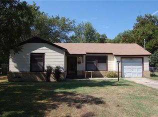 1203 N Howeth St, Gainesville, TX 76240