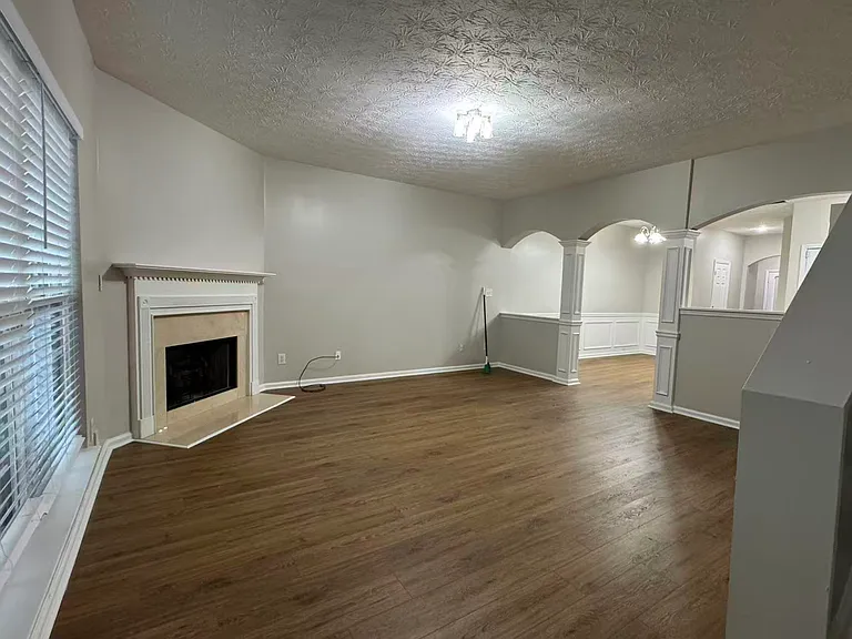 2529 Emma Way — Photo 9