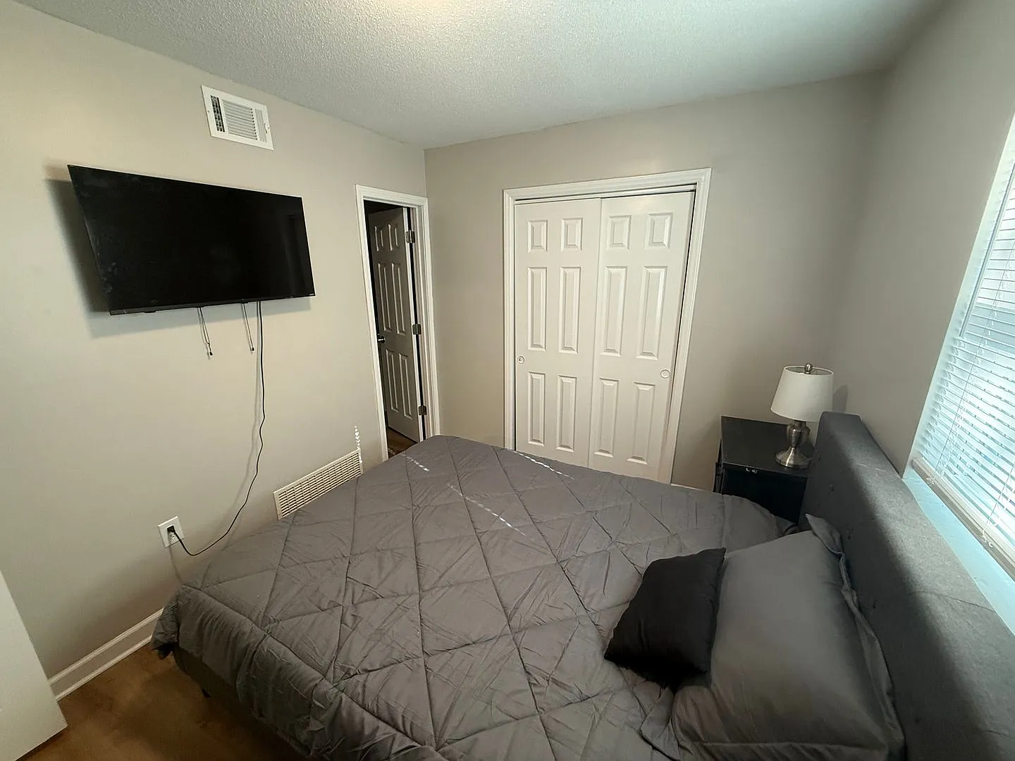 Fully Furnished and Utilities Included - Short and Long Term Leases Available! — Photo 3