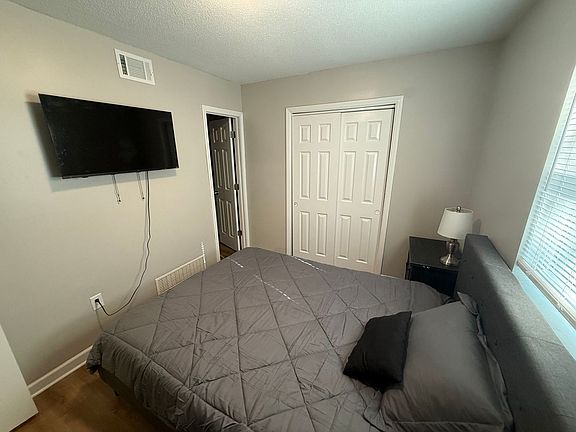 3rd image of 1612 Richardson St #1