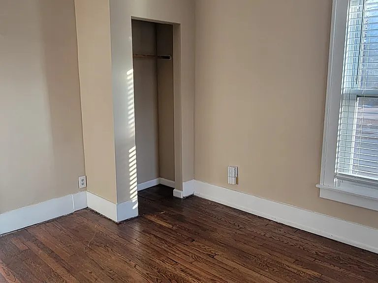 351 W Hazelhurst St #4 — Photo 8