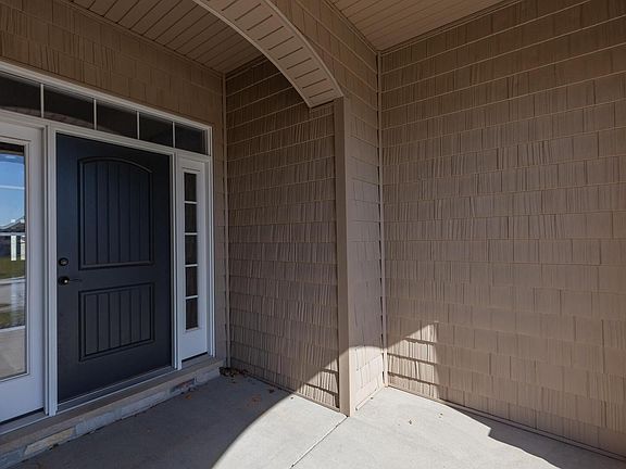 3rd image of 4324 E Kingston Cir