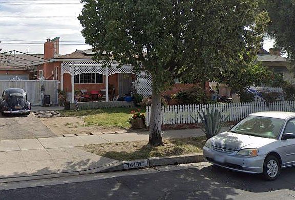 3rd image of 14151 Osborne St