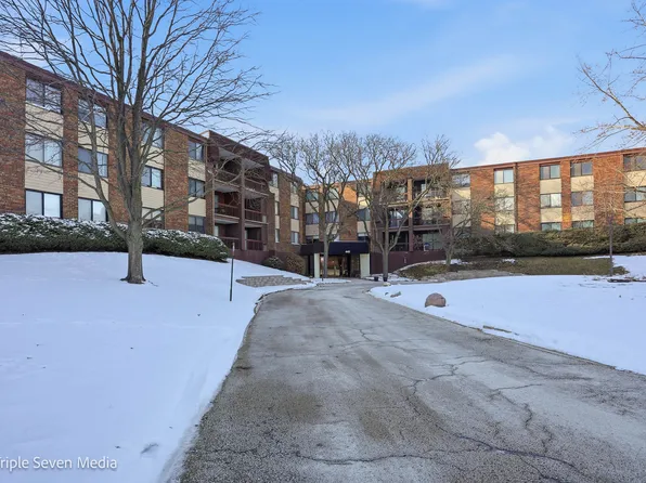 440 Raintree Ct Unit 1G, Glen Ellyn, IL 60137