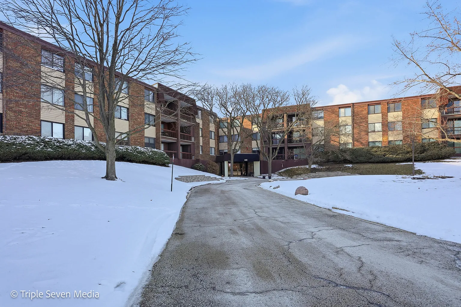 440 Raintree Ct Unit 1G photo 1