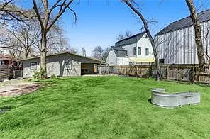 2513 Wilson St — Photo 16