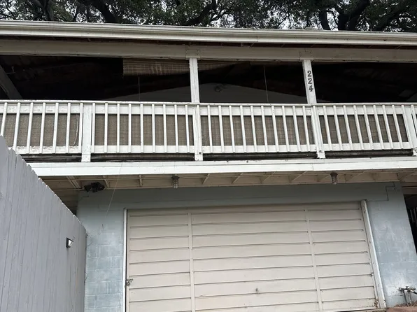 224 Valley Rd #A, Oak View, CA 93022