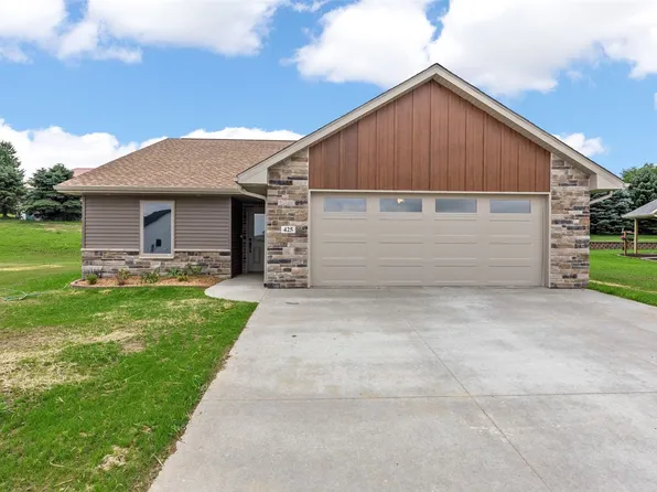425 Council St, Anamosa, IA 52205