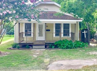 711 N 10th St, Nederland, TX 77627