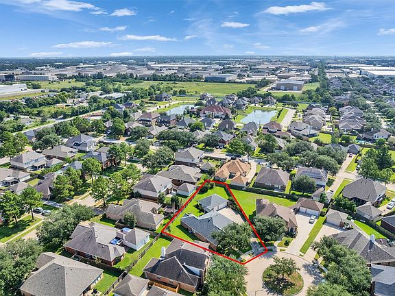 3rd image of 12806 Blackbrook Ln