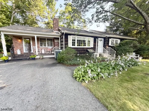 2 Mohican Trl, Jefferson Twp., NJ 07438