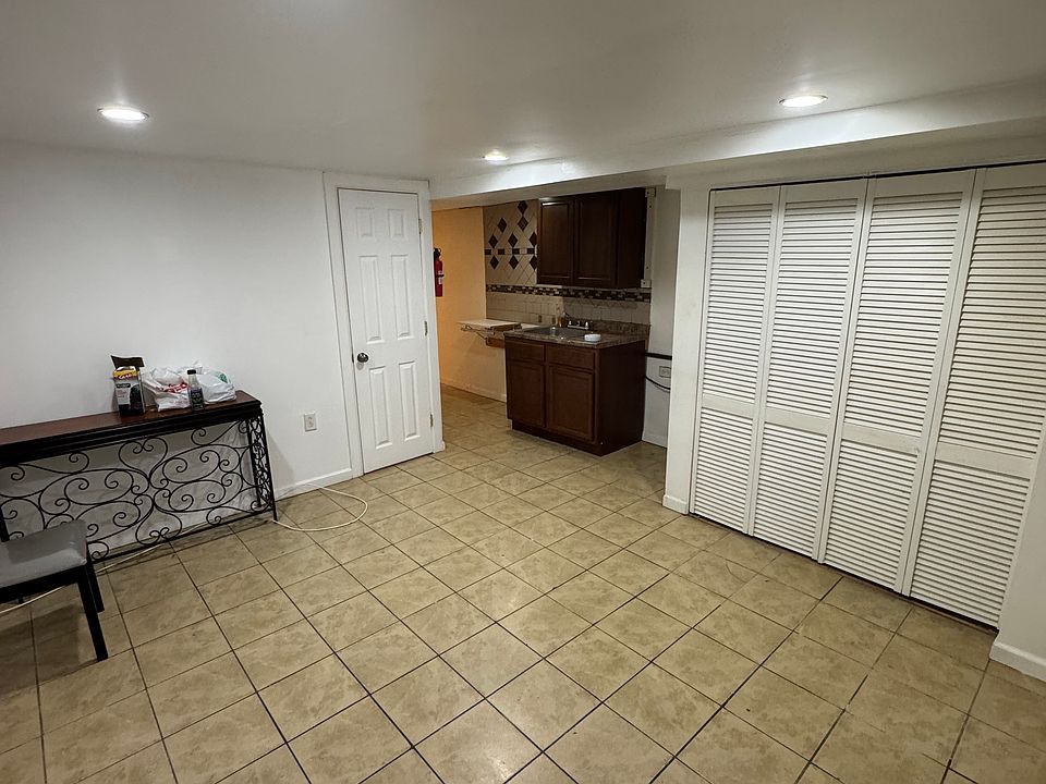 2nd image of 4624 Shelbourne St APT 1