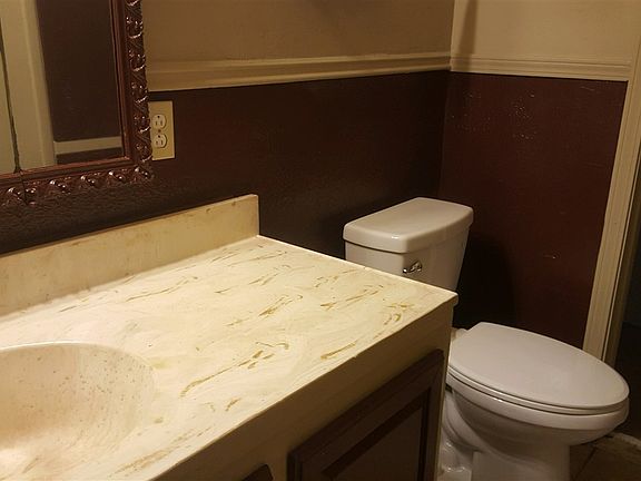5th image of 713 N Orchard Ave