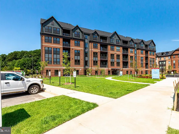 3925 Fair Ridge Dr APT 203, Fairfax, VA 22033