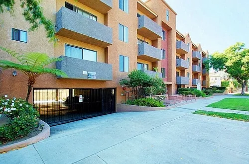 Lido Apartments - 3745 Glendon Ave Photo 1