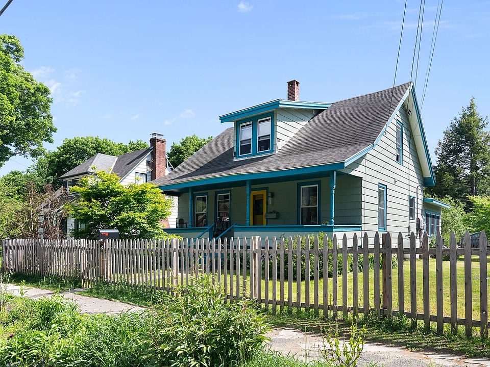 1st image of 82 Oak Grove Avenue