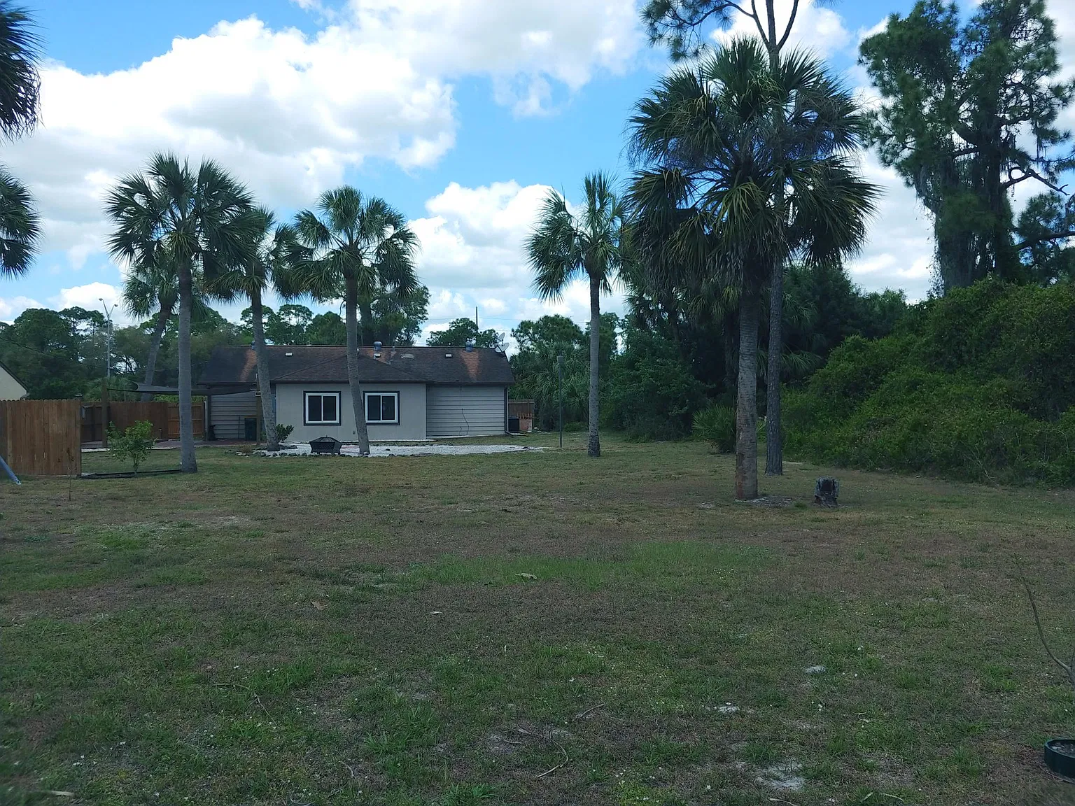 3 bed, 1.5 bath, 1300 sqft, $1,575 — Photo 3
