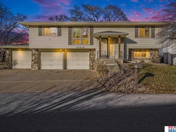14418 Weir Plz, Omaha, NE 68137
