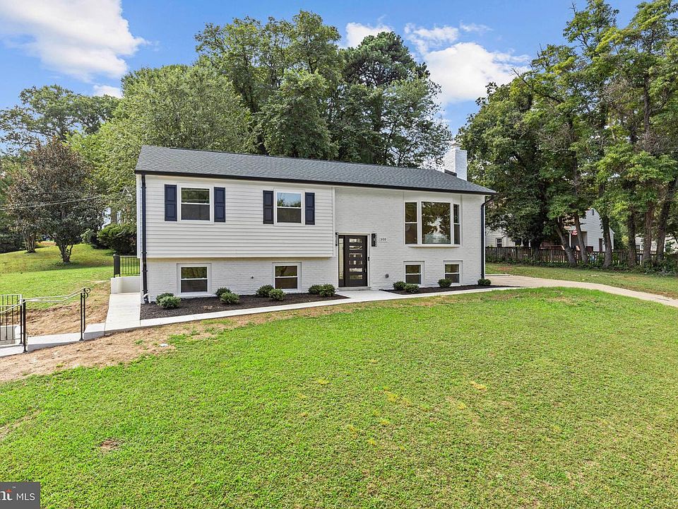 1st image of 300 Valeview Ct NW