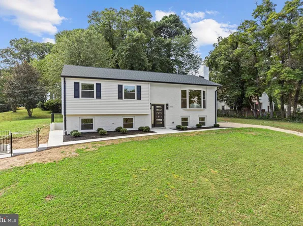 300 Valeview Ct NW, Vienna, VA 22180