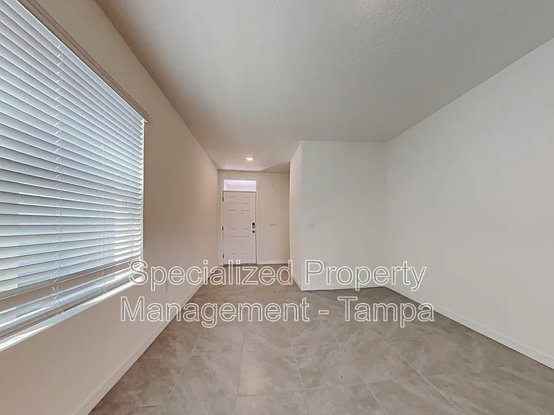 3 bed, 2.0 bath, 1531 sqft, $2,199 — Photo 2