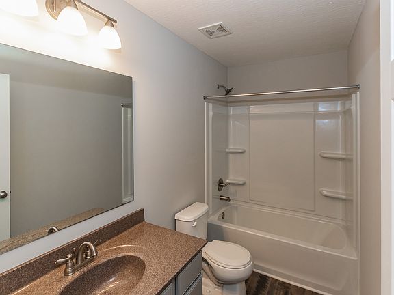 2nd image of 5568 Castle Dr