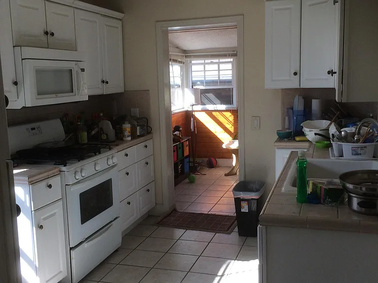 1407 N Buena Vista St — Photo 7