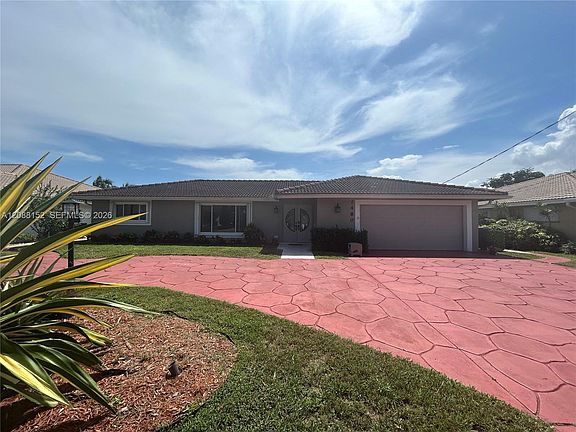 4th image of 2480 NE 46th St