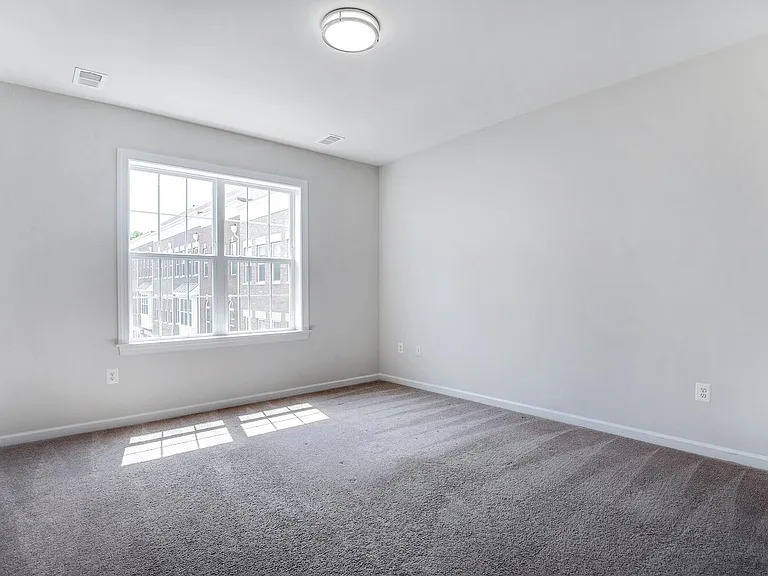 4725 Cherokee St — Photo 27