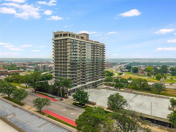 2nd image of 600 E Admiral Blvd Unit 1802