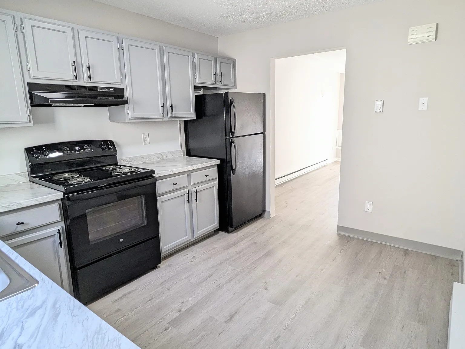 2 bed, 1.5 bath, $1,695 — Photo 2