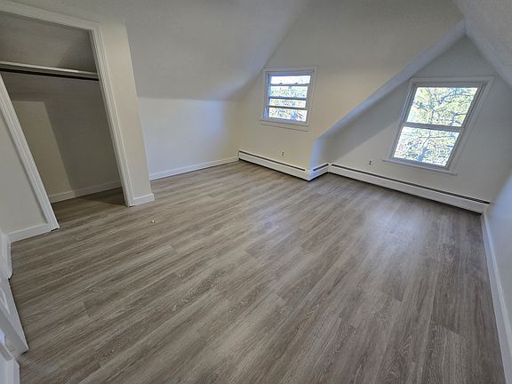 5th image of 208 Howard Ave #3A