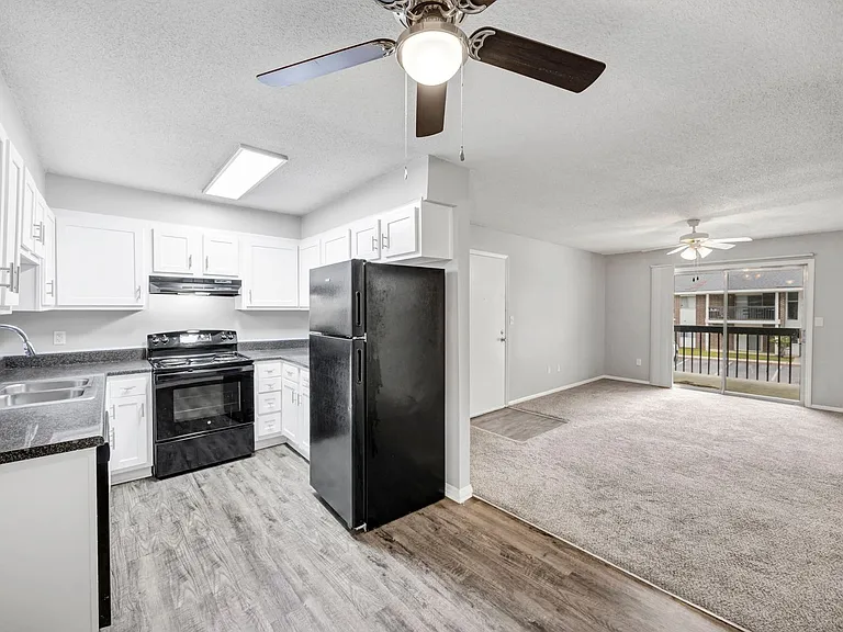Landmark Woods Apartment Homes — Photo 50