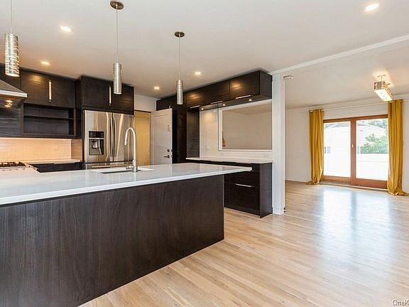 5th image of 2595 Mercer Ct