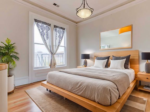 4th image of 457 Oak St APT 11