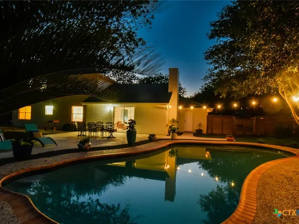 145 Bobwhite Trl, Seguin, TX 78155