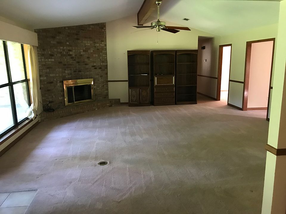 1st image of 119 Fleetwood Dr