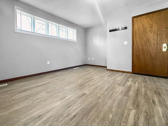 2nd image of 2002 10th Ave N APT 4
