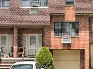 24027 69th Ave, Little Neck, NY 11362