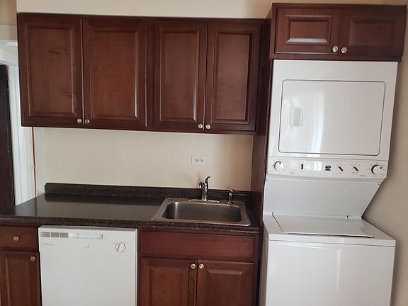 3rd image of 3624 N Ashland Ave APT 2F