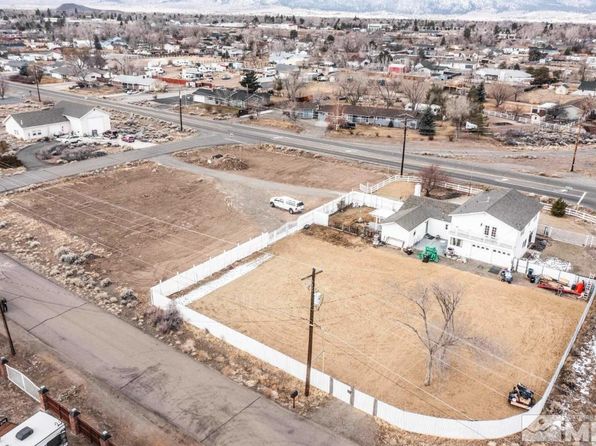 990 Riverview Dr, Gardnerville, NV 89460